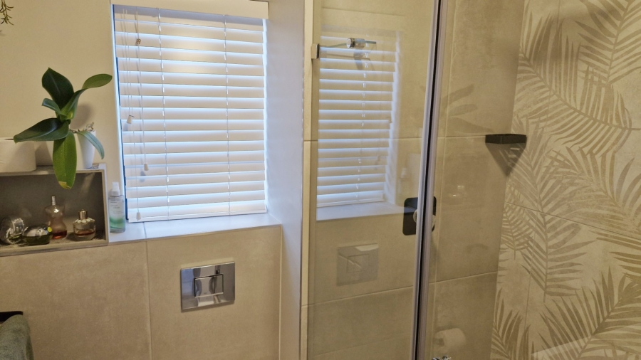 32 Bedroom Property for Sale in Table View Western Cape